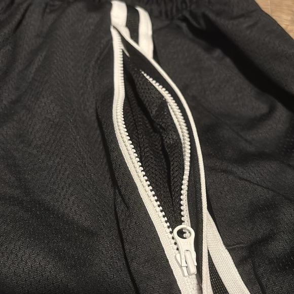 Nike DNA DRI-FIT 8" Basketball Shorts,moisture wick,zip pocket,drawstring waist - Picture 4 of 8